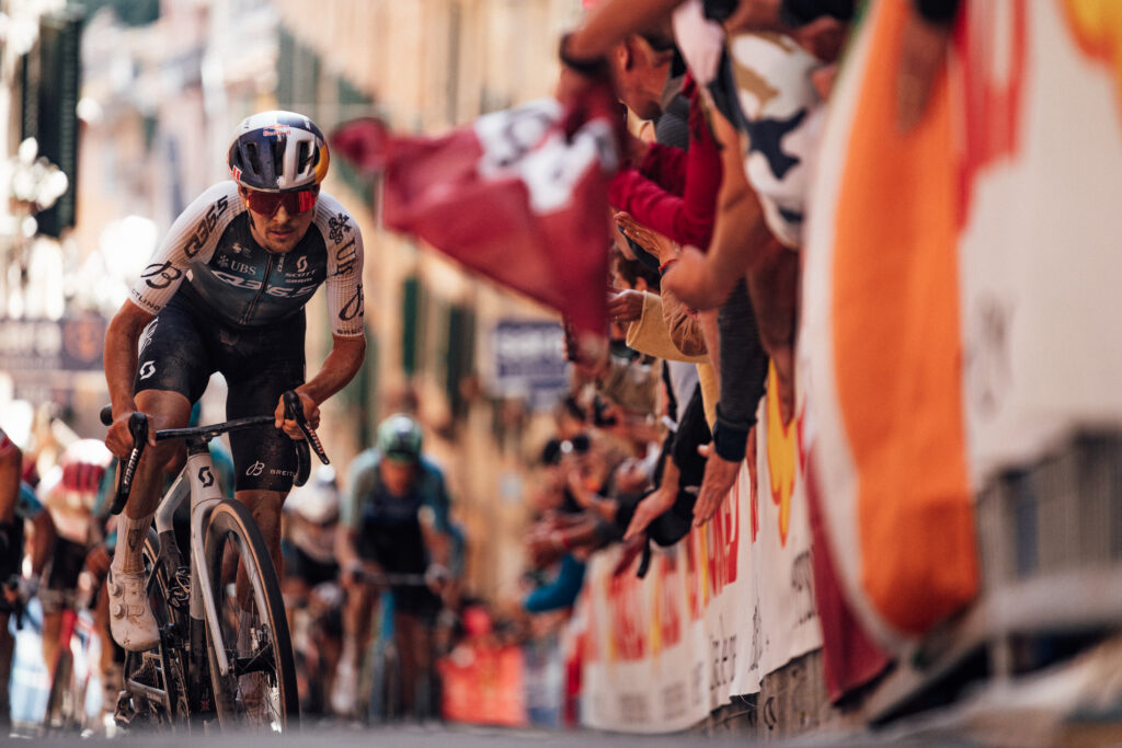 Tom Pidcock in Siena in the Giro's Strade Bianche stage.
