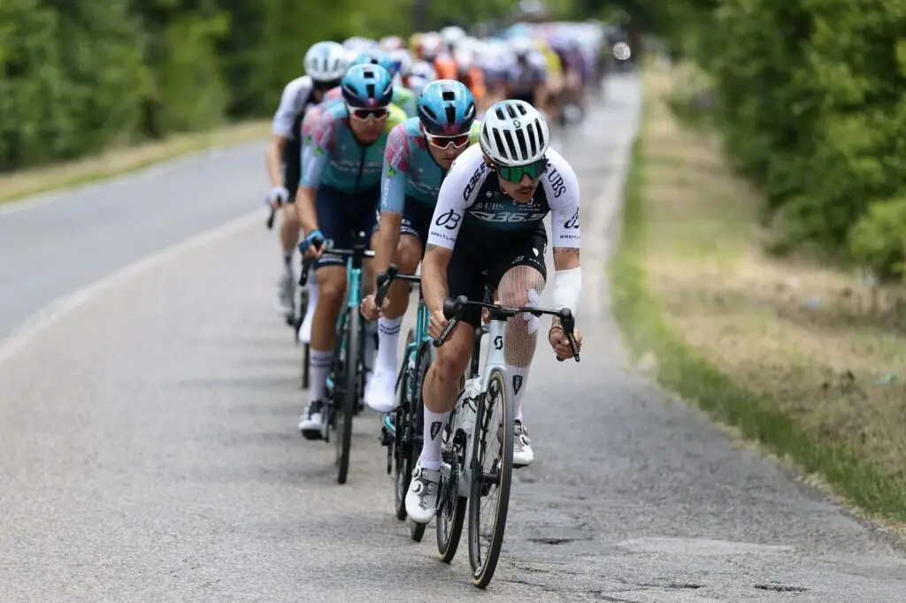 Xabier Mikel Azparren leads the peloton in Giro d'Italia
