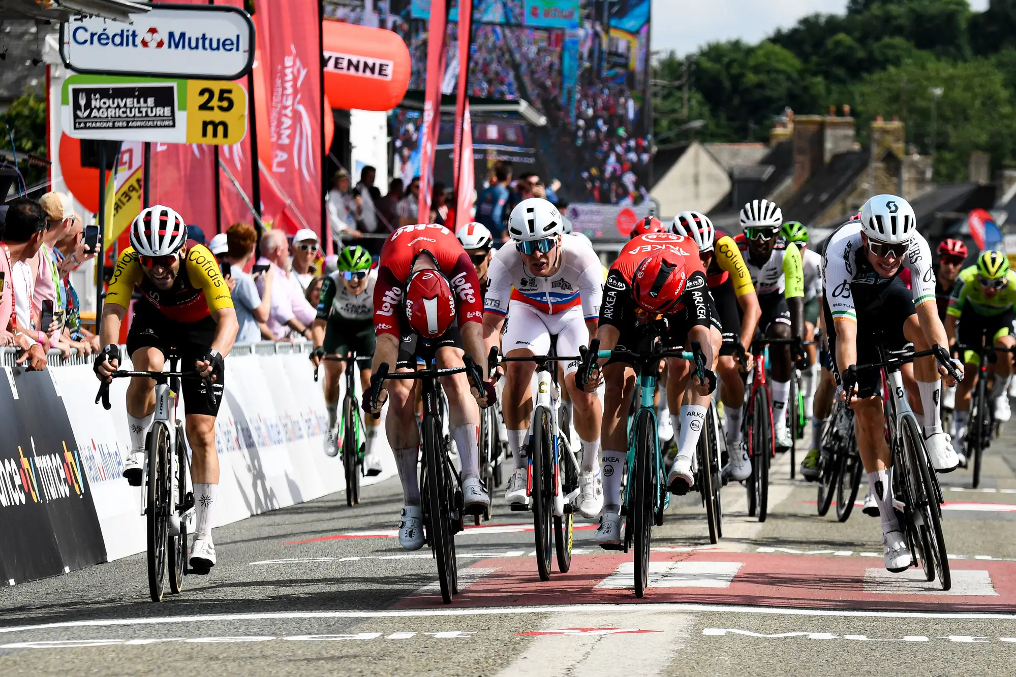 Finish stage 2 Boucles de la Mayenne