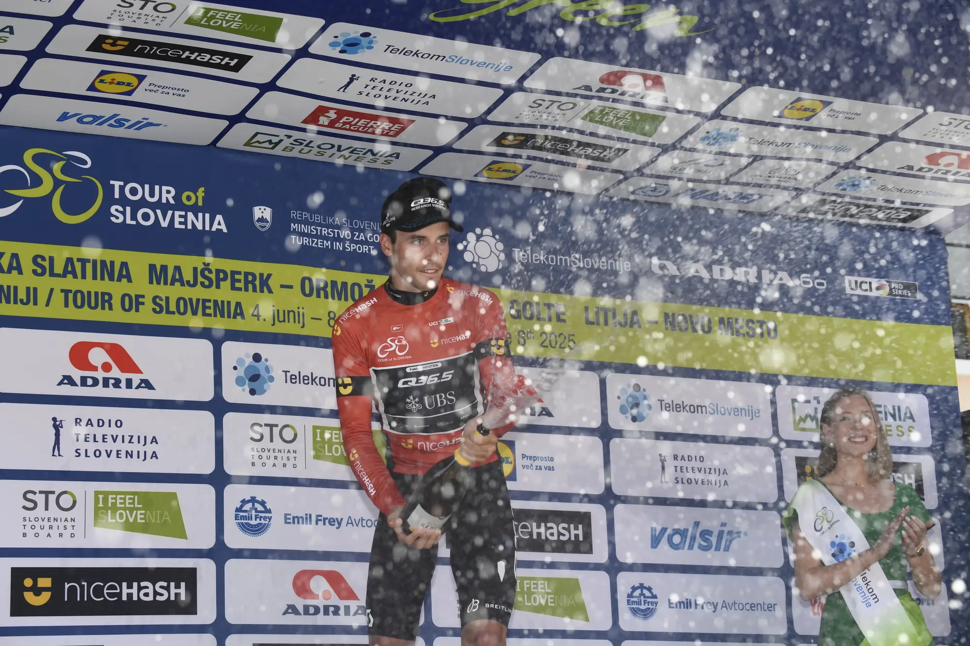 Fabio Christen wears points jersey during final stage